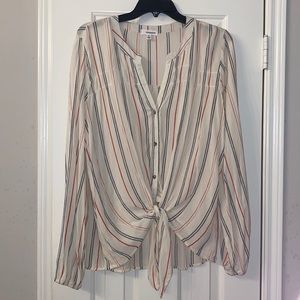 Eyeshadow Flowing Tie Front Top Size Med